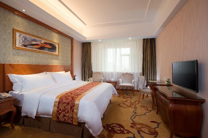 Vienna Hotel Guangzhou Airport Exterior foto